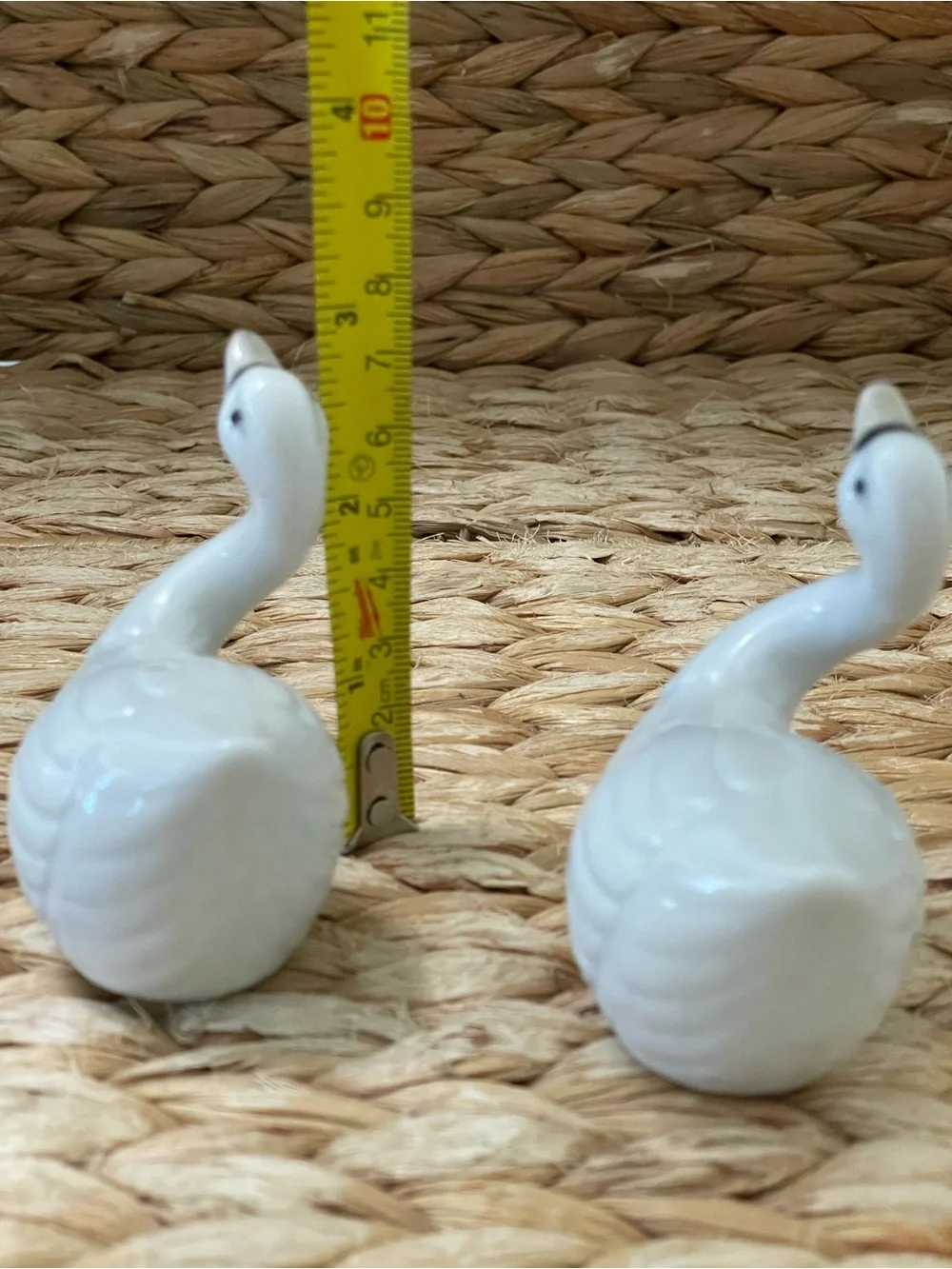 Vintage Norcrest White Ceramic Salt and Pepper‎ Swans Made in Korea 3”